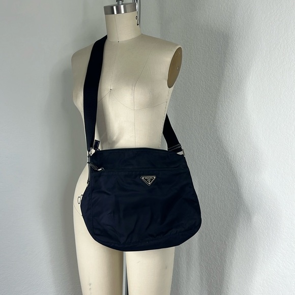Prada Nylon Black Crossbody Bag Unisex Made in Italy Rounded Base - Picture 1 of 11